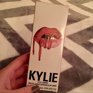Kylie Lip Kit- Apricot